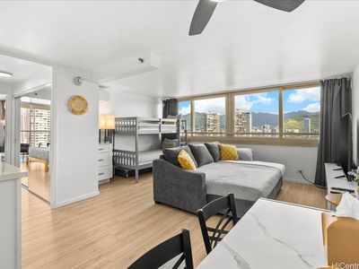 445 Seaside Ave APT 2102, Honolulu, HI, 96815