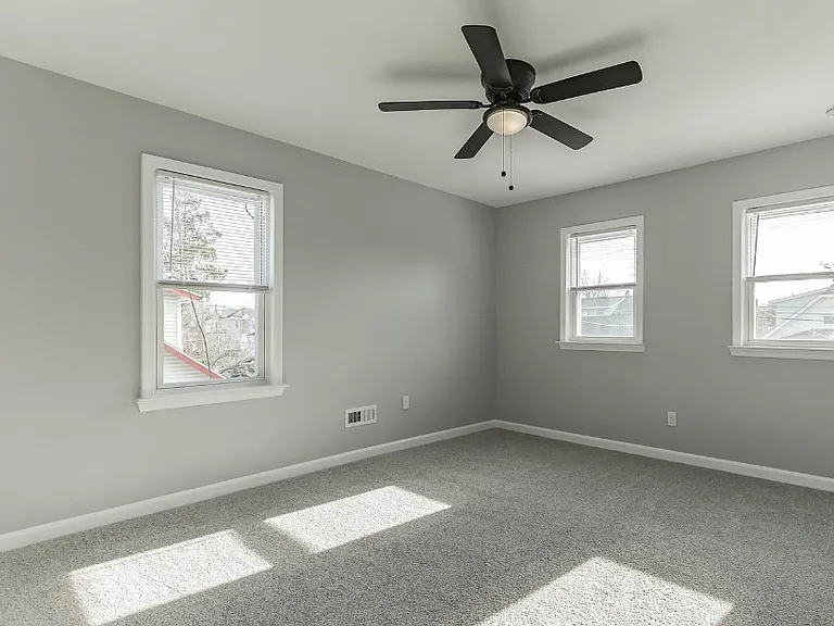 1307 Grant Ave — Photo 14