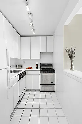 Rented by Douglas Elliman | media 21