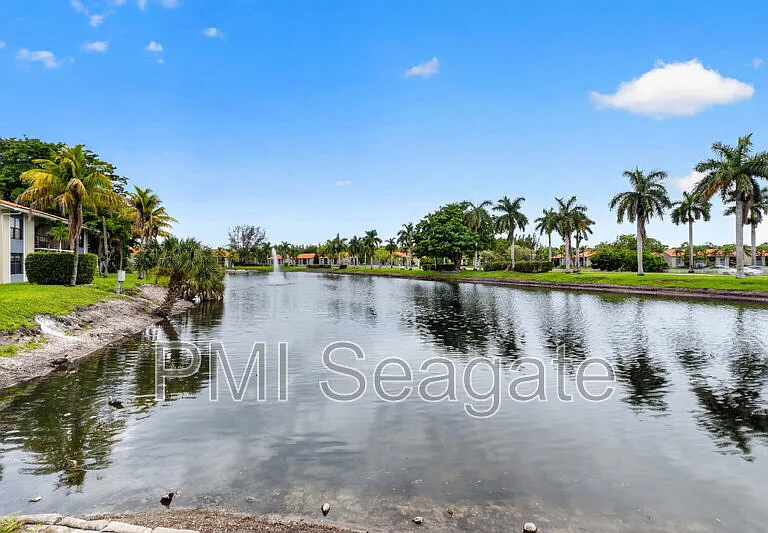 1543 Lake Crystal Dr #G — Photo 27