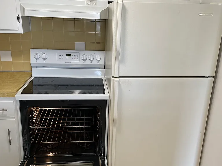 12 Williamsburg Ct #12 — Photo 9