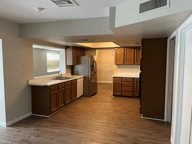 2171 E Palmcroft Dr — Photo 8