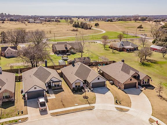 5th image of 141 Maverick Ln