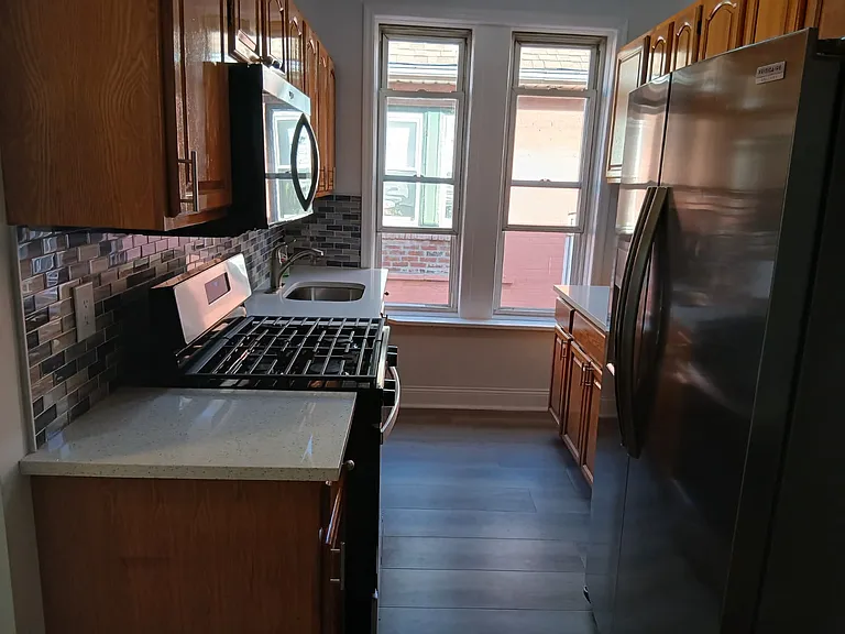 149 E 92nd St #2 — Photo 1