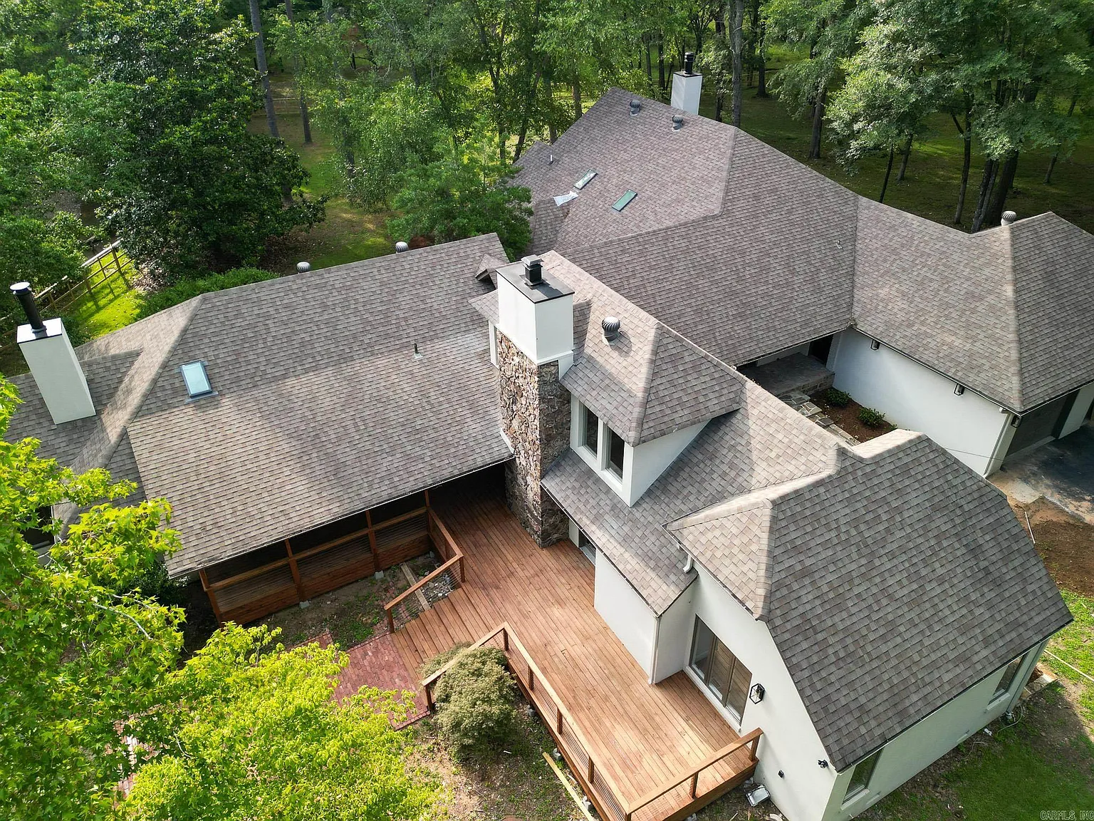 4 bed, 4.5 bath, 4931 sqft, $6,000 — Photo 3