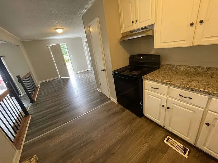 1306 Northwoods Dr — Photo 10