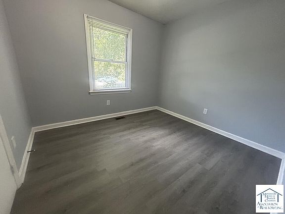 4th image of 804 Royal Dr