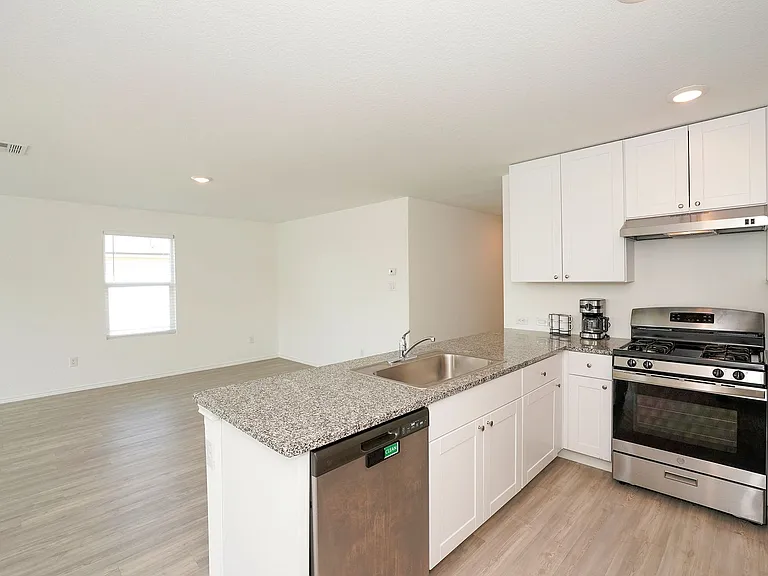 5926 Seaside Mnr — Photo 13
