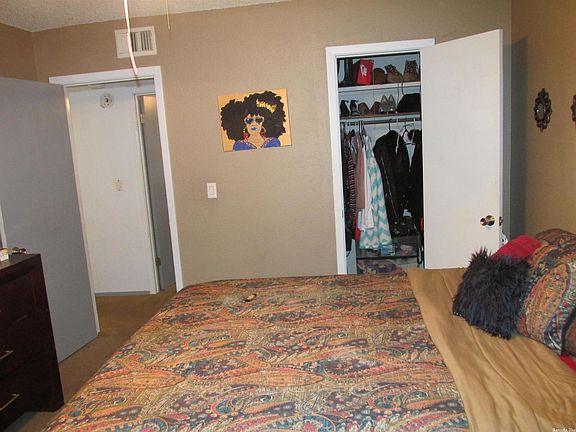 3rd image of 4 Hartford Dr