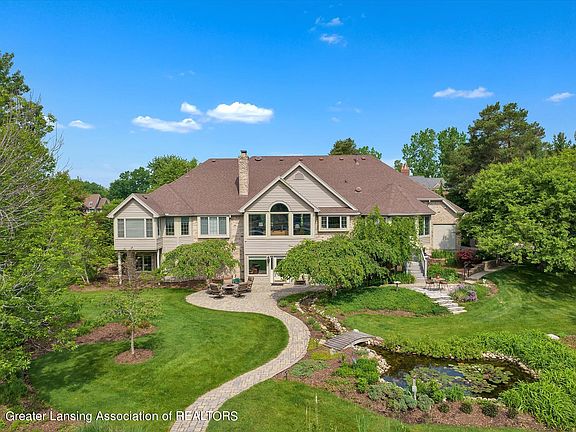 3rd image of 6330 Pine Hollow Dr
