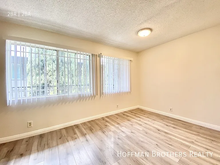815 Centinela Ave #107 — Photo 5
