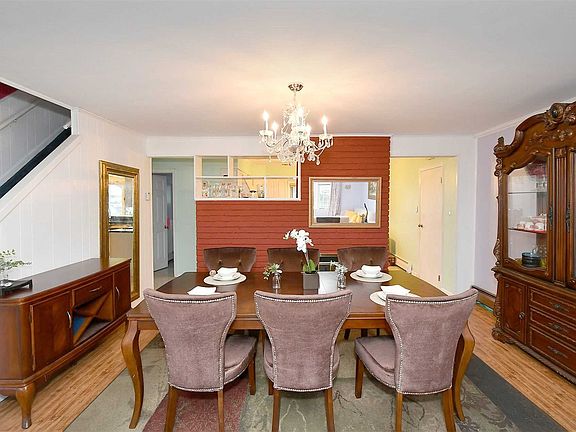 5th image of 28 Arbor Ln