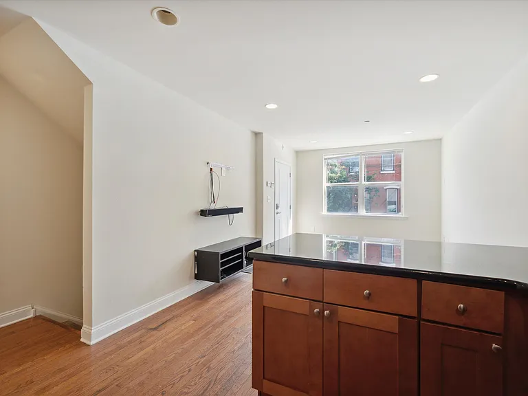 1705 Arlington St #A — Photo 4