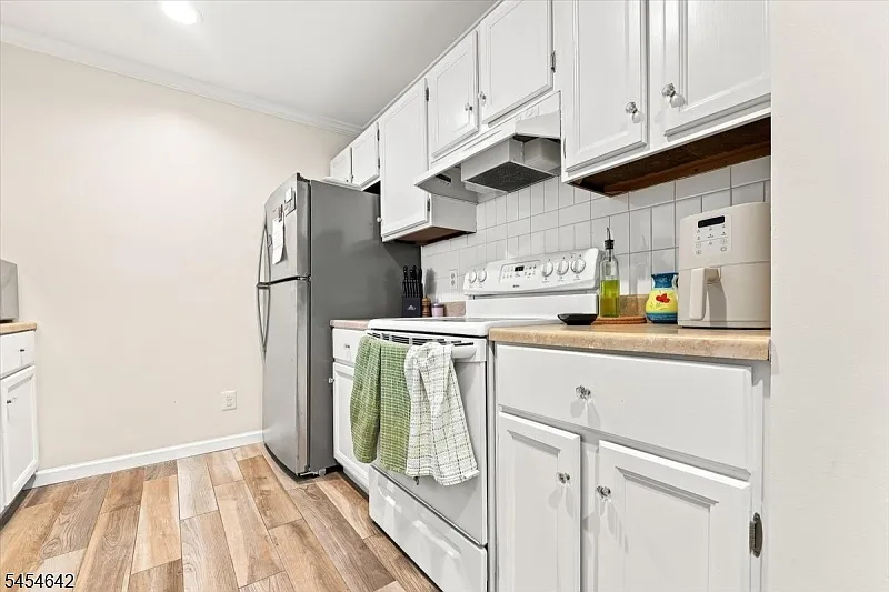 1 bed, 1.0 bath, $2,500 — Photo 3