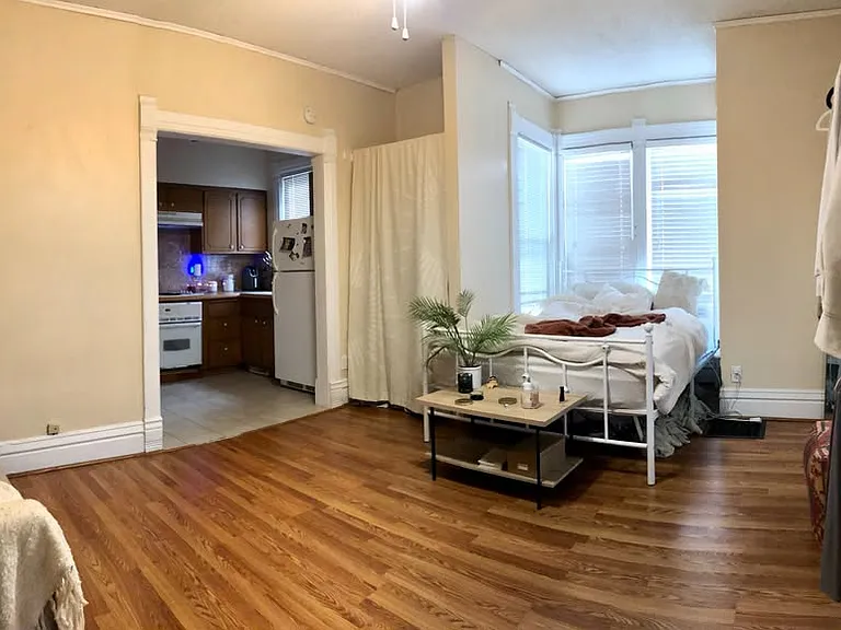 2222 Walnut St #3 — Photo 2