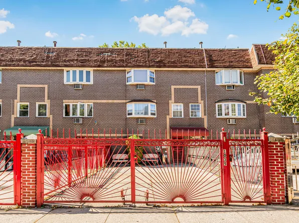 1035 Bryant Avenue image 1 of 37