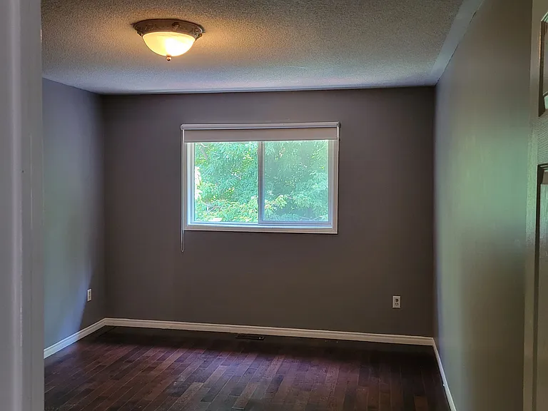 3784 Forest Bluff Cres — Photo 10