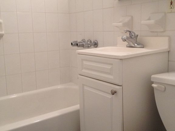 4th image of 711 2nd Ave APT 4C