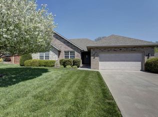 1715 W Village Ln, Springfield, MO 65807