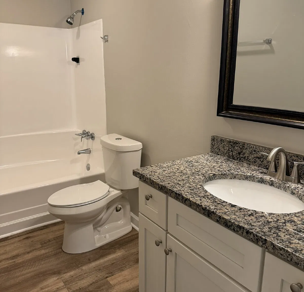 2 bed, 1.0 bath, 844 sqft, $975 — Photo 3