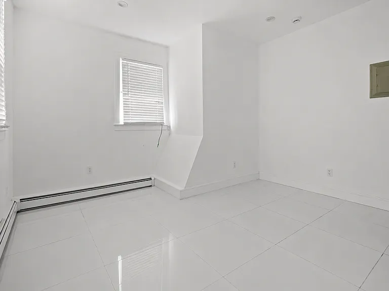 210 New York Ave #4 — Photo 4