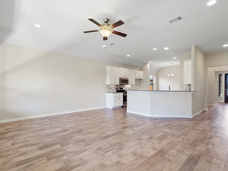 2428 Granite Hill Dr — Photo 43