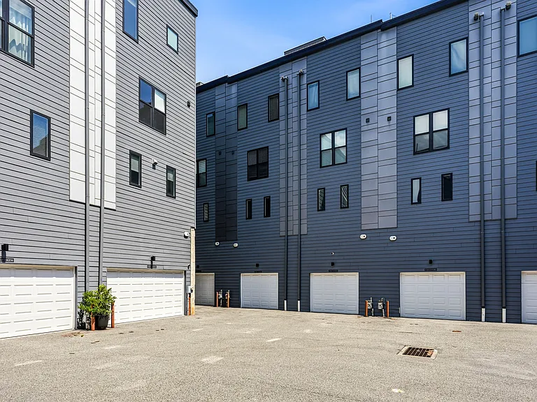 444 Kingsley St #444 — Photo 35