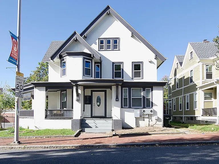 1st image of 52 Mulberry St #2