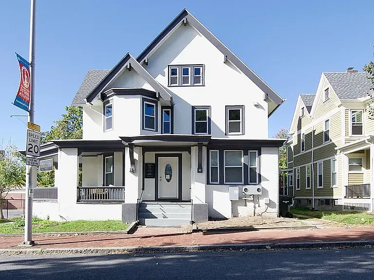 52 Mulberry St #2