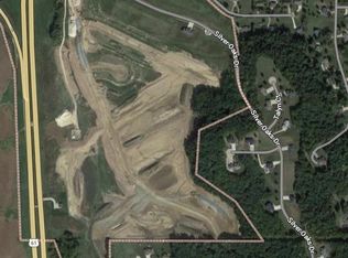 8293 Elmwood Dr, Dubuque, IA 52003