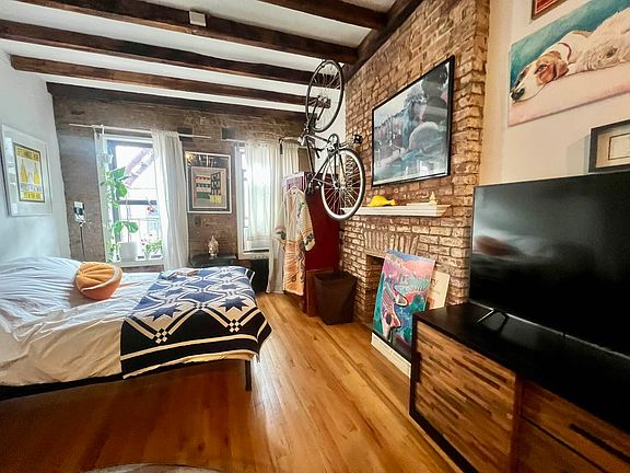 3rd image of 72 Orchard St APT 14