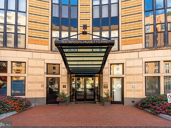 3rd image of 400 Massachusetts Ave NW APT 1207