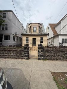 1209 37th St, Brooklyn, NY, 11218
