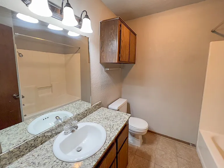 1303 N Fretz Ave — Photo 15