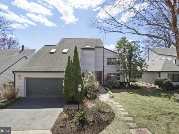 2113 S Bay Ln, Reston, VA 20191