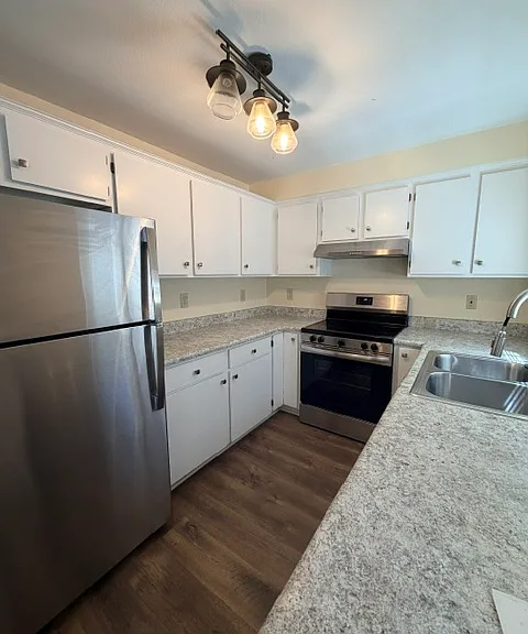 2130 NW North Hill Dr #C — Photo 4
