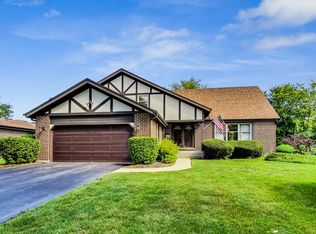 1262 E Cooper Dr, Palatine, IL 60074