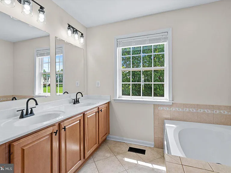 2619 Inwood Dr — Photo 22