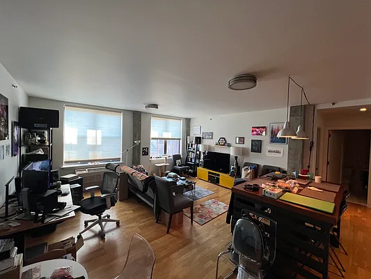 Rented by Nooklyn NYC LLC | media 11