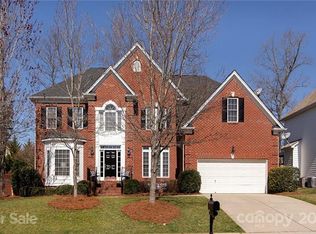9826 Hobbitshire Ln, Charlotte, NC 28269