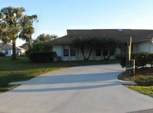 2549 SE Hamden Rd, Port Saint Lucie, FL 34952