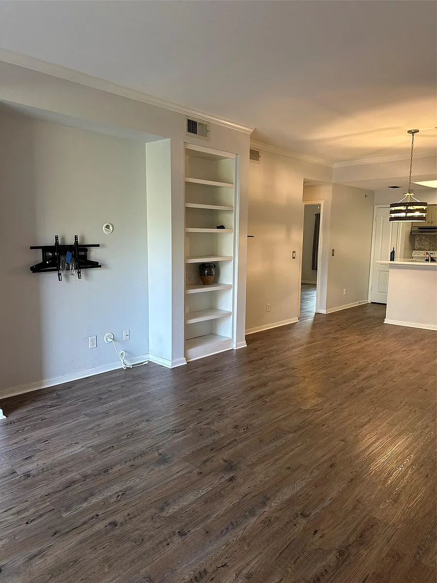 Building Photo - 6000 Shepherd Mountain Cv #902