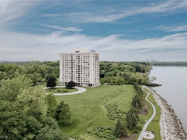 2 Bratenahl Pl APT 15BC, Cleveland, OH 44108