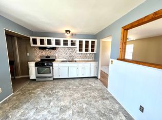 7378 Naples Dr, Hazelwood, MO 63042