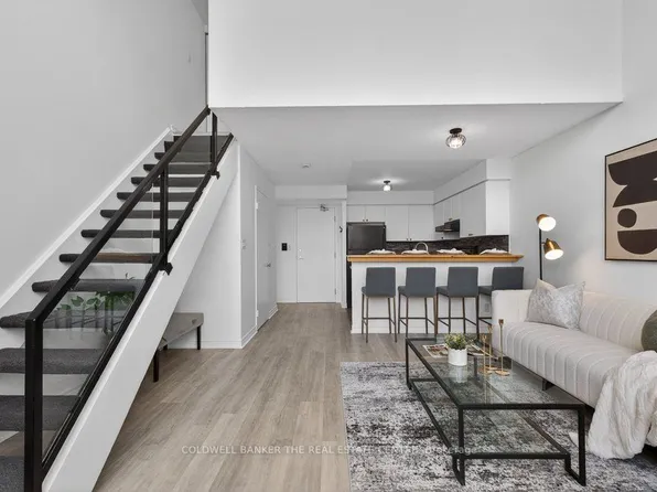 200 Manitoba St #224, Toronto, ON M8Y 3Y9