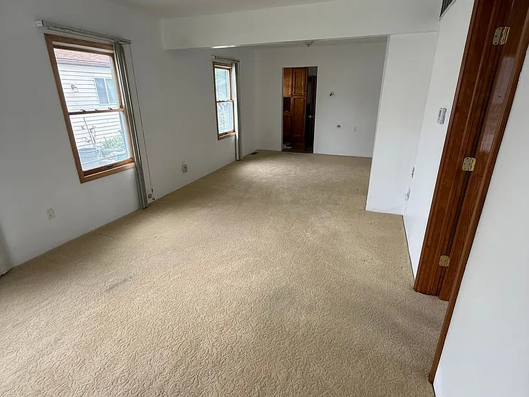 1417 Primrose Ave — Photo 5