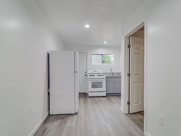 113 Bliss St #1/2 — Photo 3