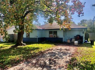 716 S Nugent St, La Porte, TX 77571