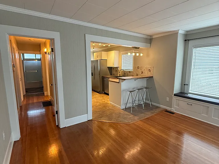 923 S 21st Ave — Photo 12