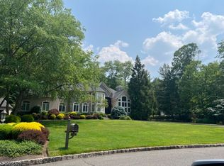 18 Trinity Pl, Warren, NJ 07059